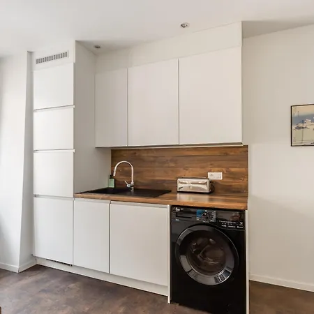 Travel Homes - The Rokst: Rare, And Modern Apartment *